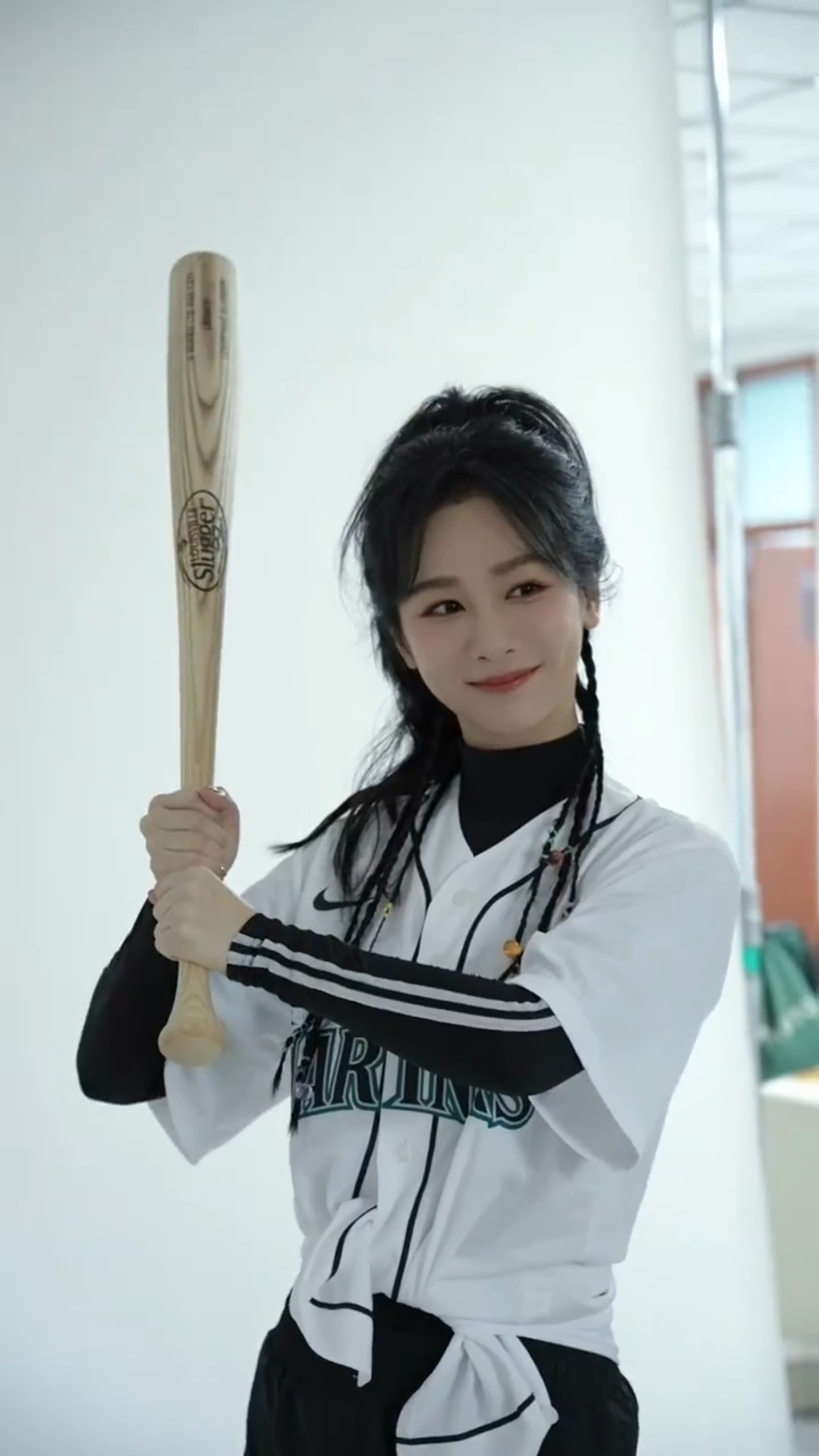 杨紫解锁mlb棒球大使新身份,紫妹少女感十足