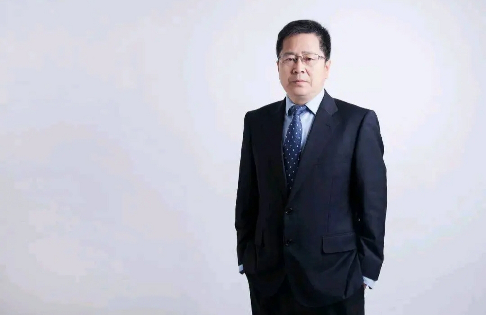 姜滨,歌尔股份公司创始人,1966年出生于山东威海,高中毕业后考入北京