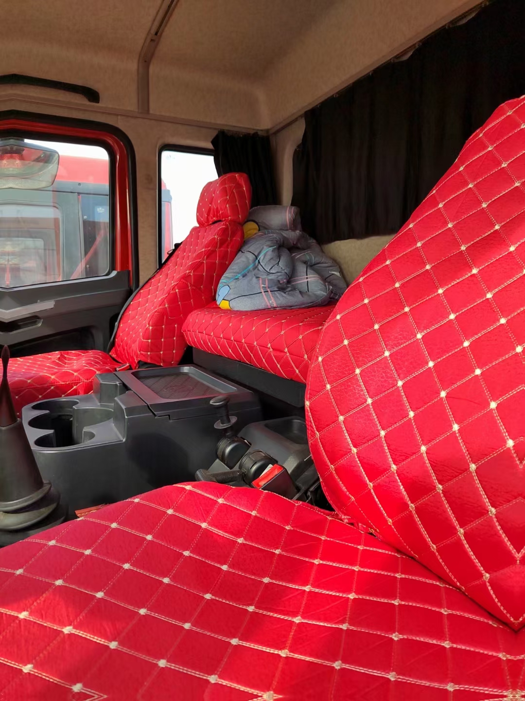 20年二手矮顶德龙x3000牵引车