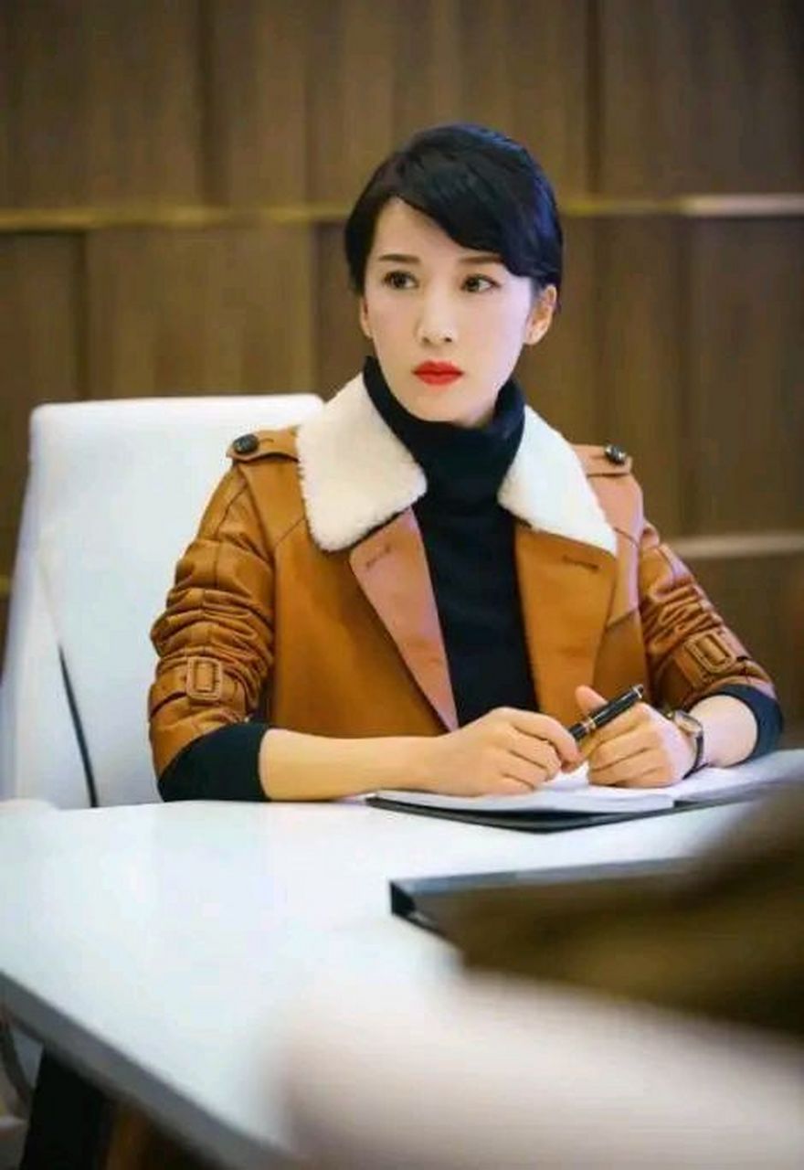 在节目上,郭德纲对李念说:我一直没拍过吻戏,好想体验一下!