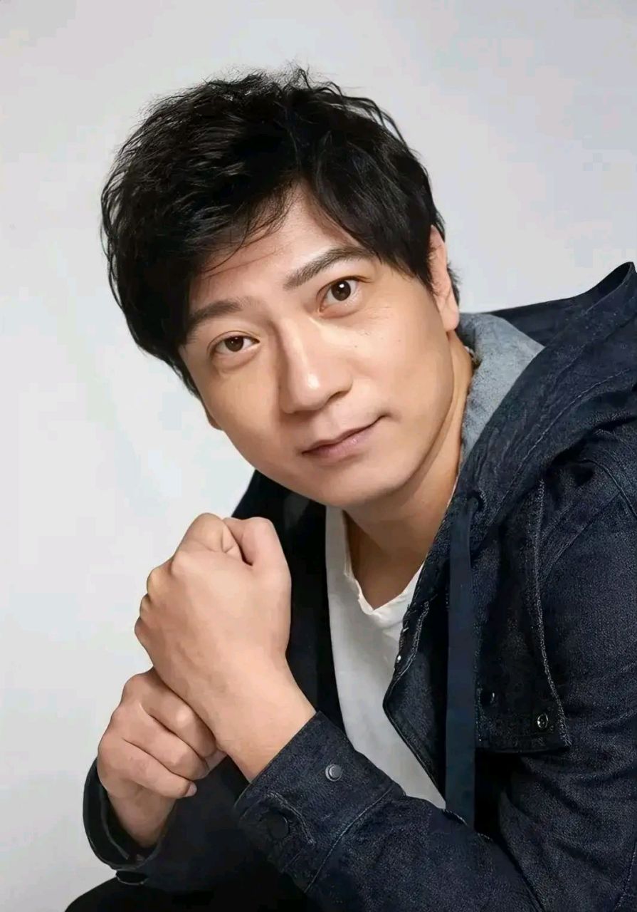 田雨在拍摄电视剧《鹿鼎记》时,扮演了一个油腔滑调的角色.