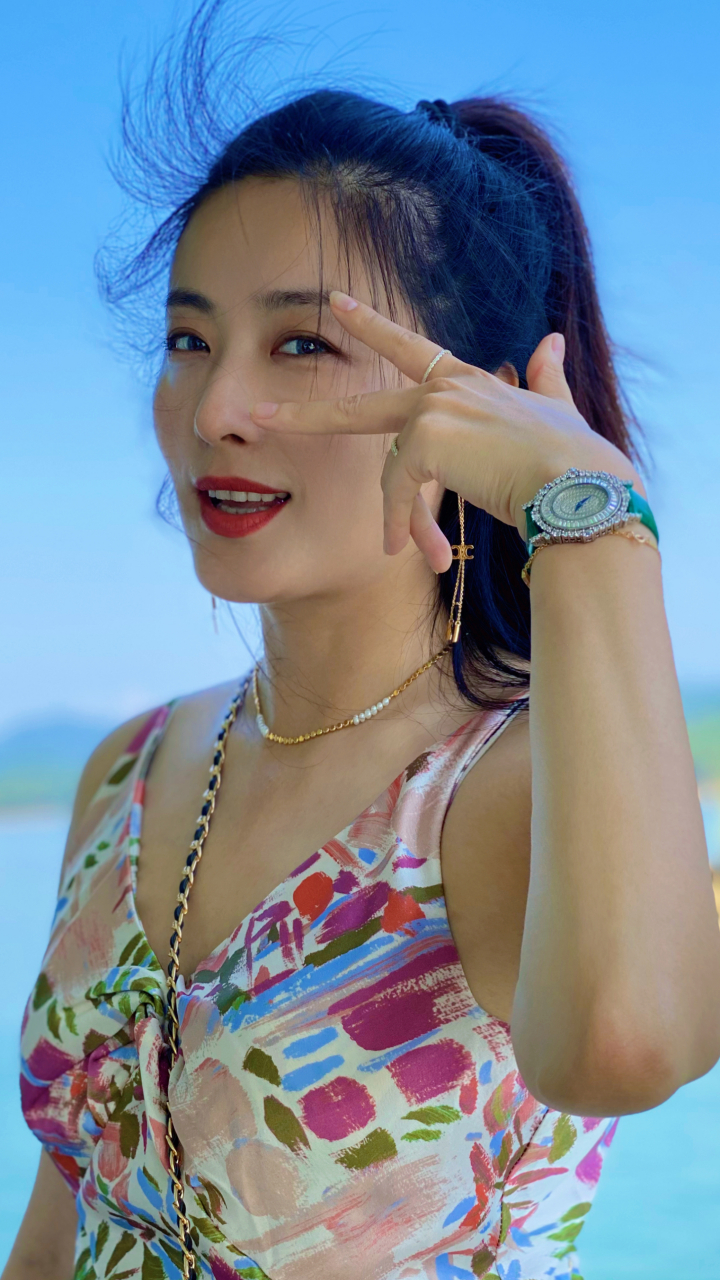 清淡佳人徐百慧 徐百慧小姐姐的颜值也许不令人惊艳,但是气质优雅大方