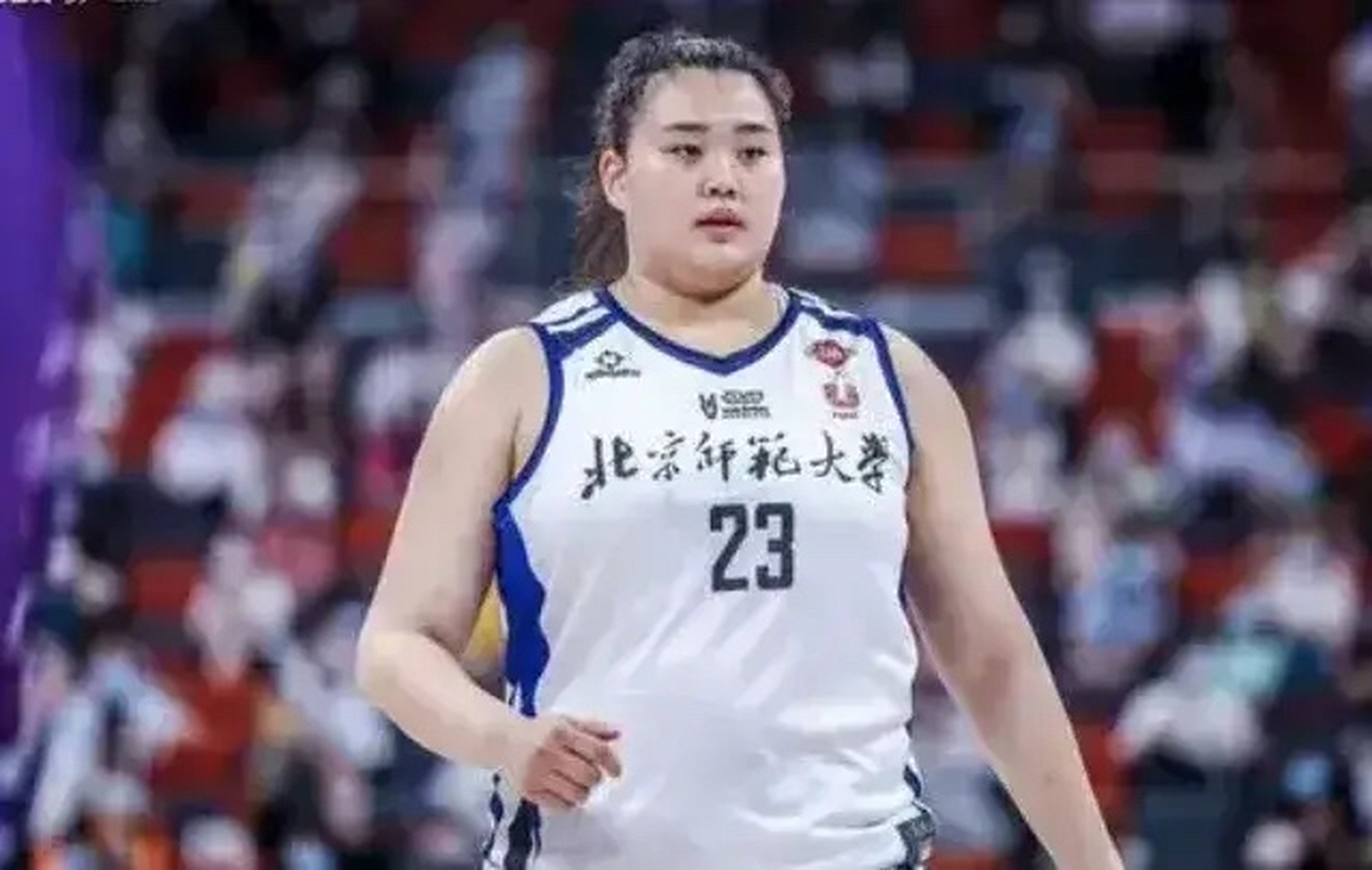 大运会上对刘禹彤的初步印象 中国女篮缺一强力中锋.