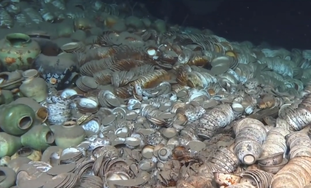 映照历史之镜:南海深处的明代沉船遗址