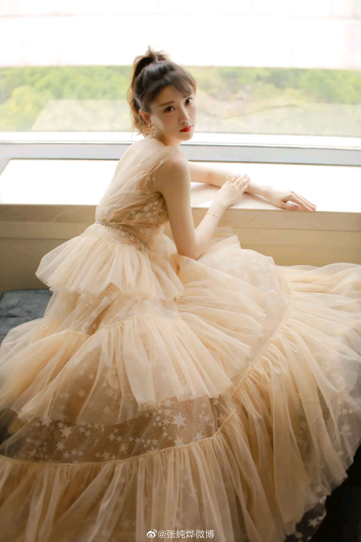 张纯烨:明媚皓齿,清纯动人