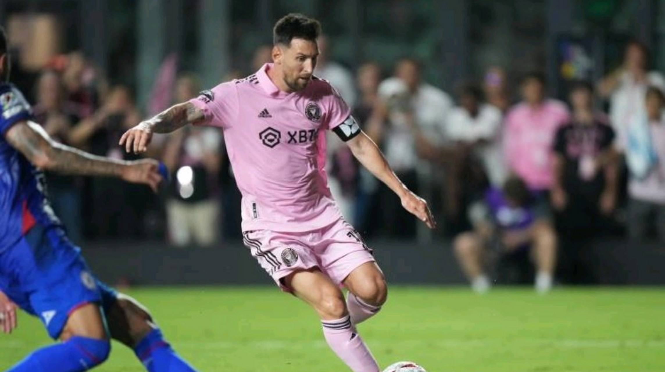 梅西本场任意球绝杀,是迈阿密国际今年打入的最晚进球!