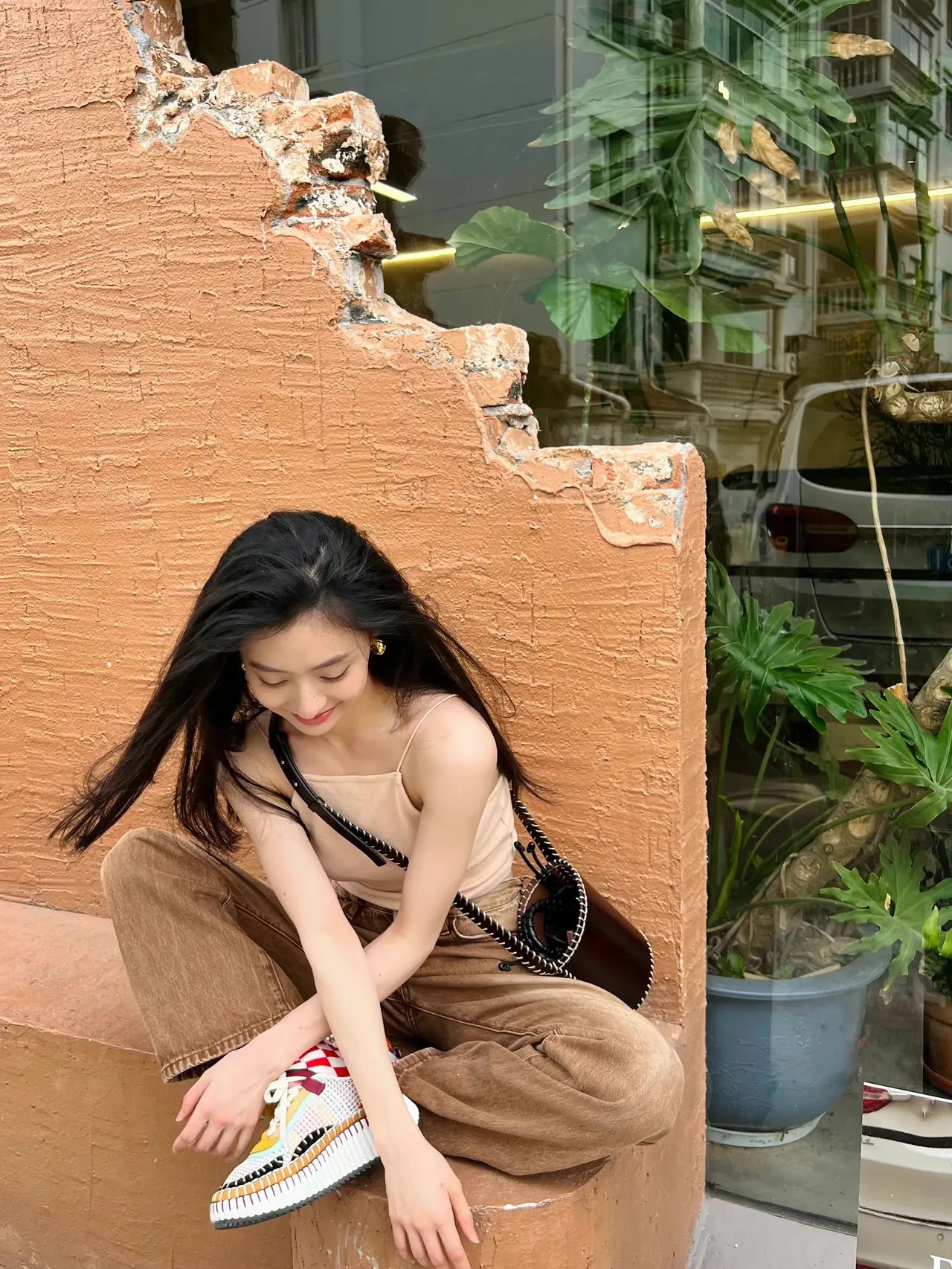 《人世间》玥玥的扮演者胡莲馨,手臂纤细,长发飘飘,美!