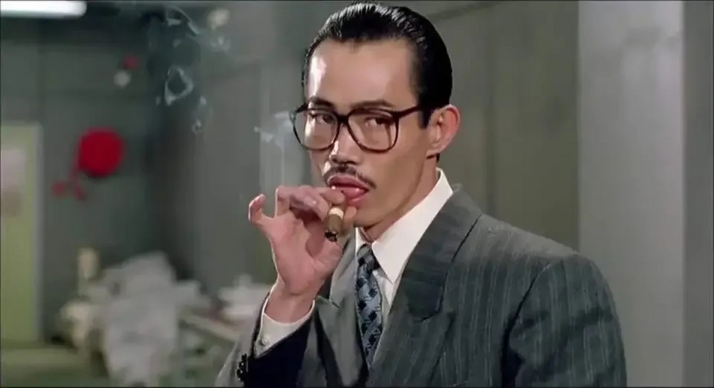 那年,成龙开出300万的高额片酬,邀请元华客串电影,没想到被他直接拒绝