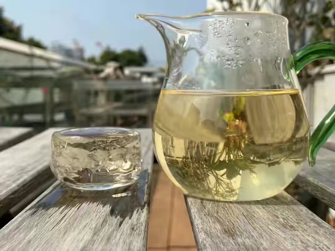 一杯淡茶香,半盏清风度