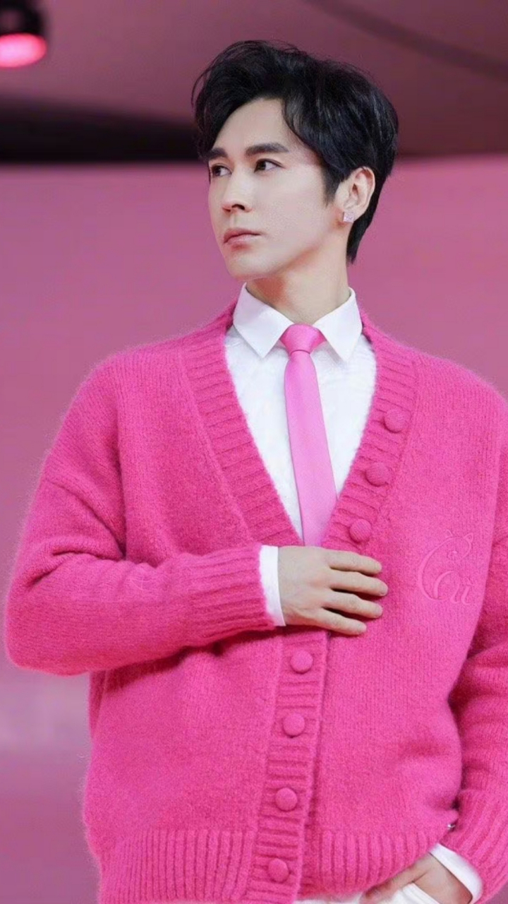 张伦硕为coco发声# 张伦硕发出文字"先听了段录音,我悲愤交加,又苛怂