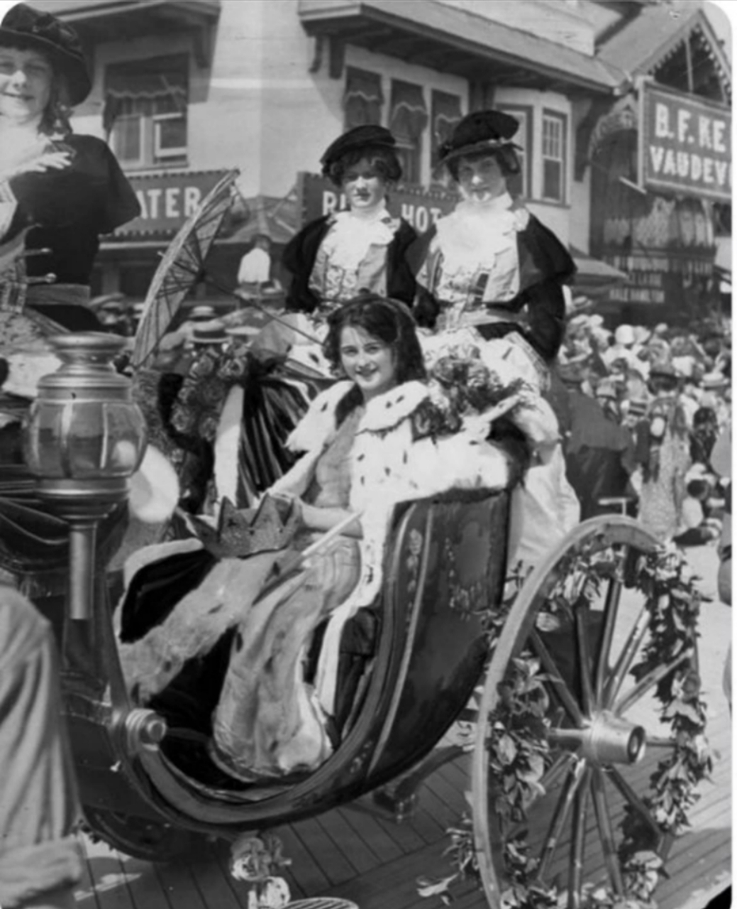 二十世纪二十年代,美国小姐玛丽·凯瑟琳·坎贝尔,她分别在1922和1923