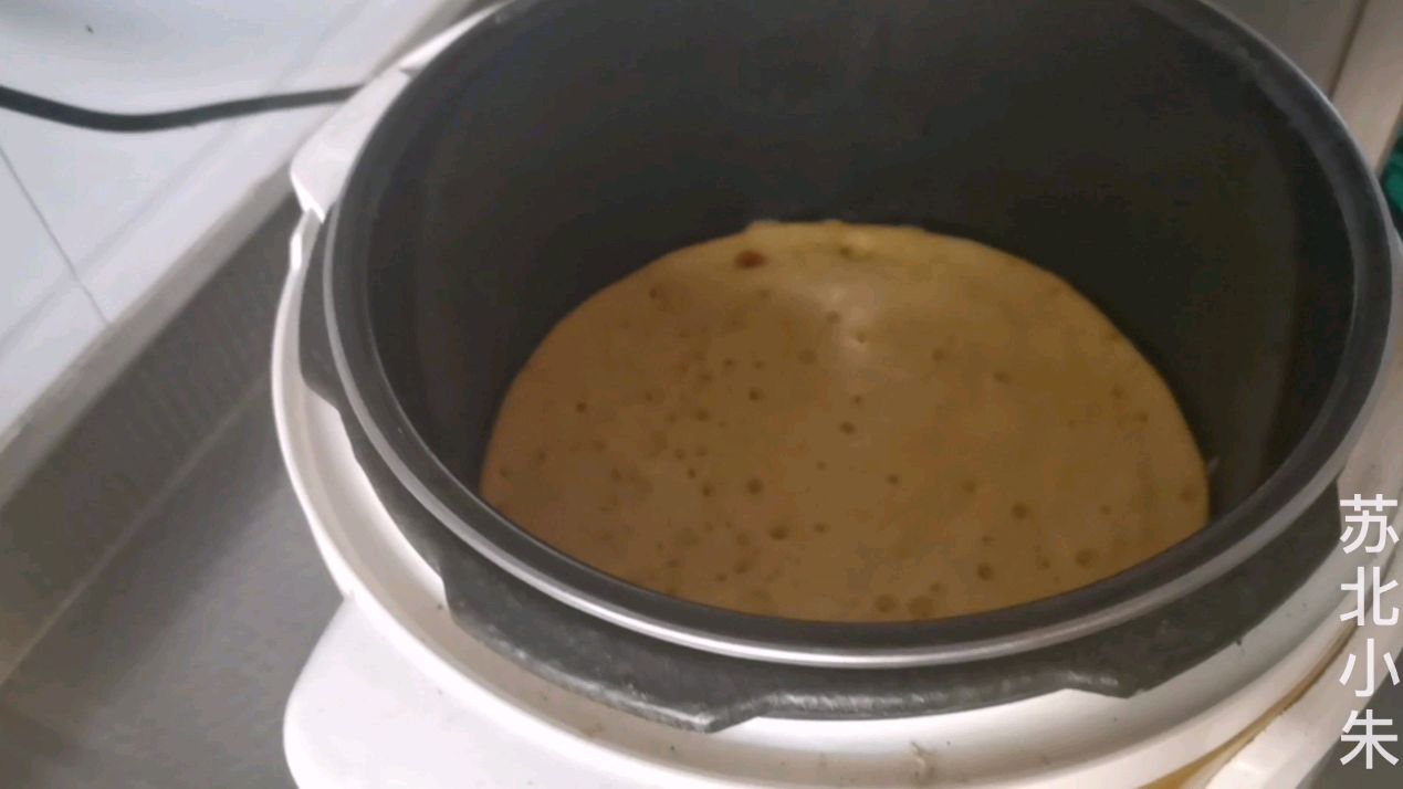 第一次用电饭煲做蛋糕,侄子让按小学书本上步骤来,结果怎么样呢