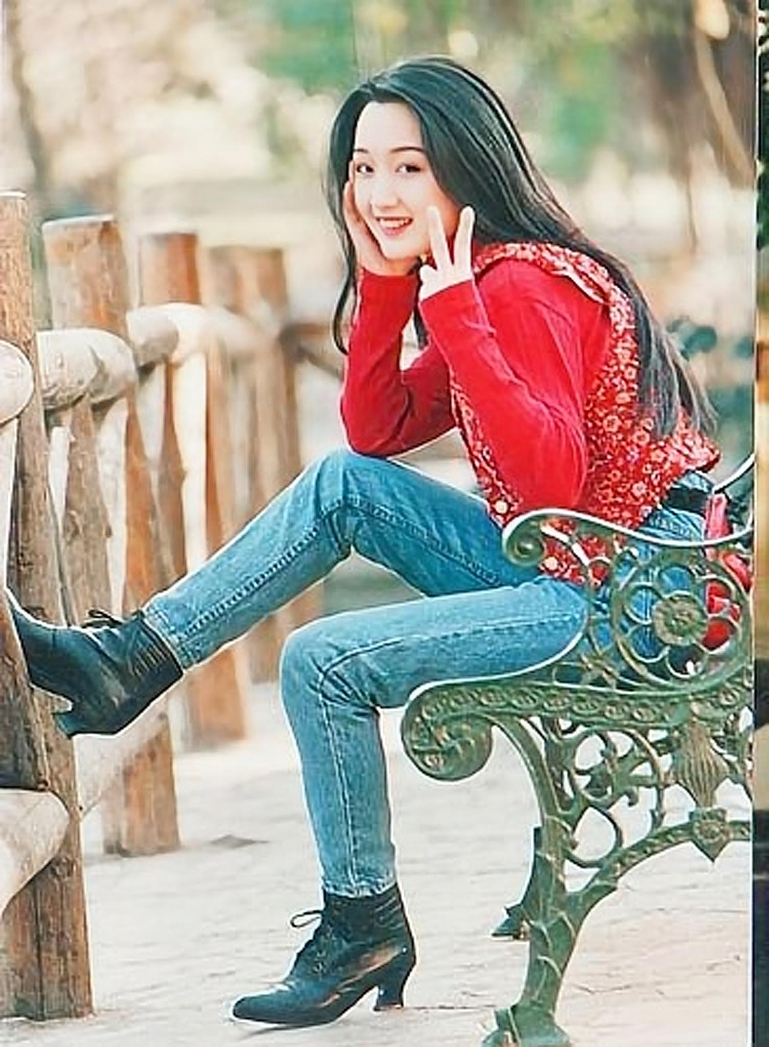 一组杨钰莹青春时照片,歌甜人美,这样的天然美女已经不会再有了