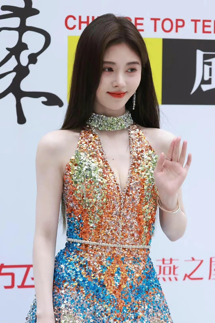 娱乐圈那些胸怀大"痣"的明星,果然美女连痣都是那么的不约而同