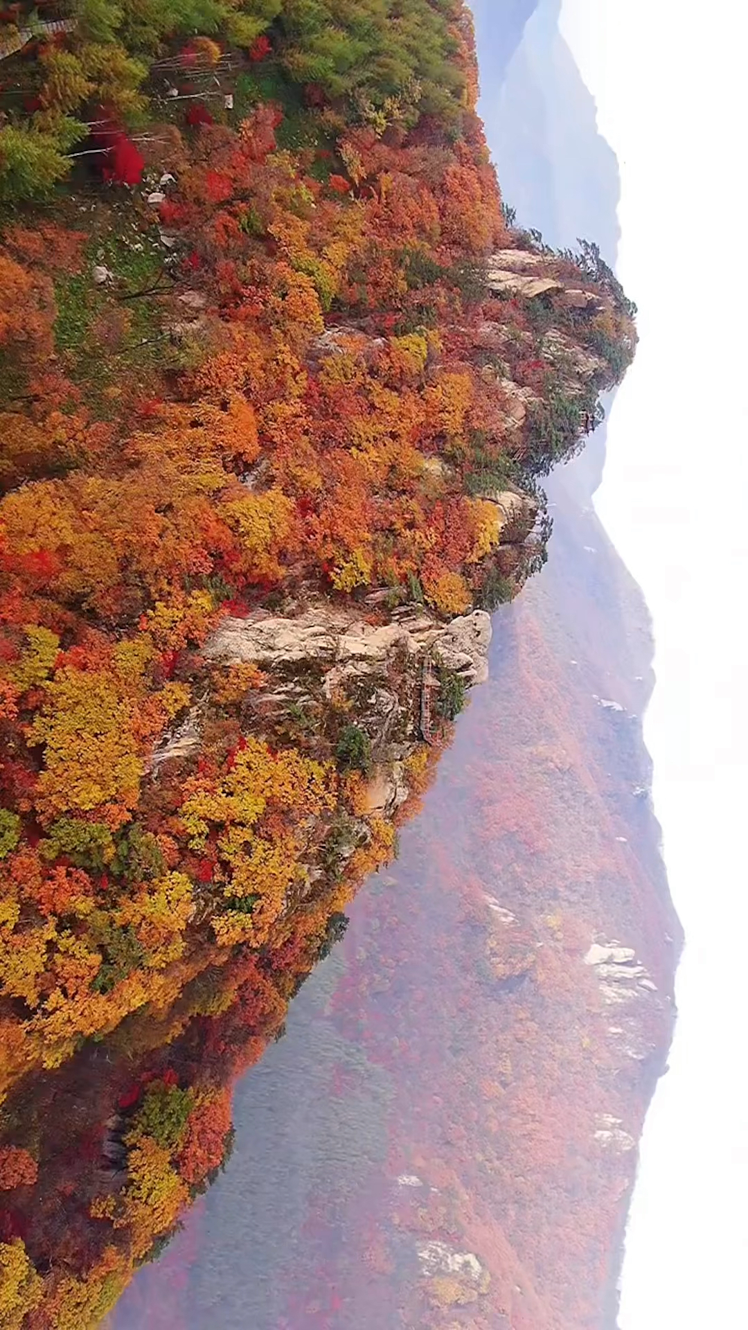 凤凰顶秋天实景,本溪老四季风景如画