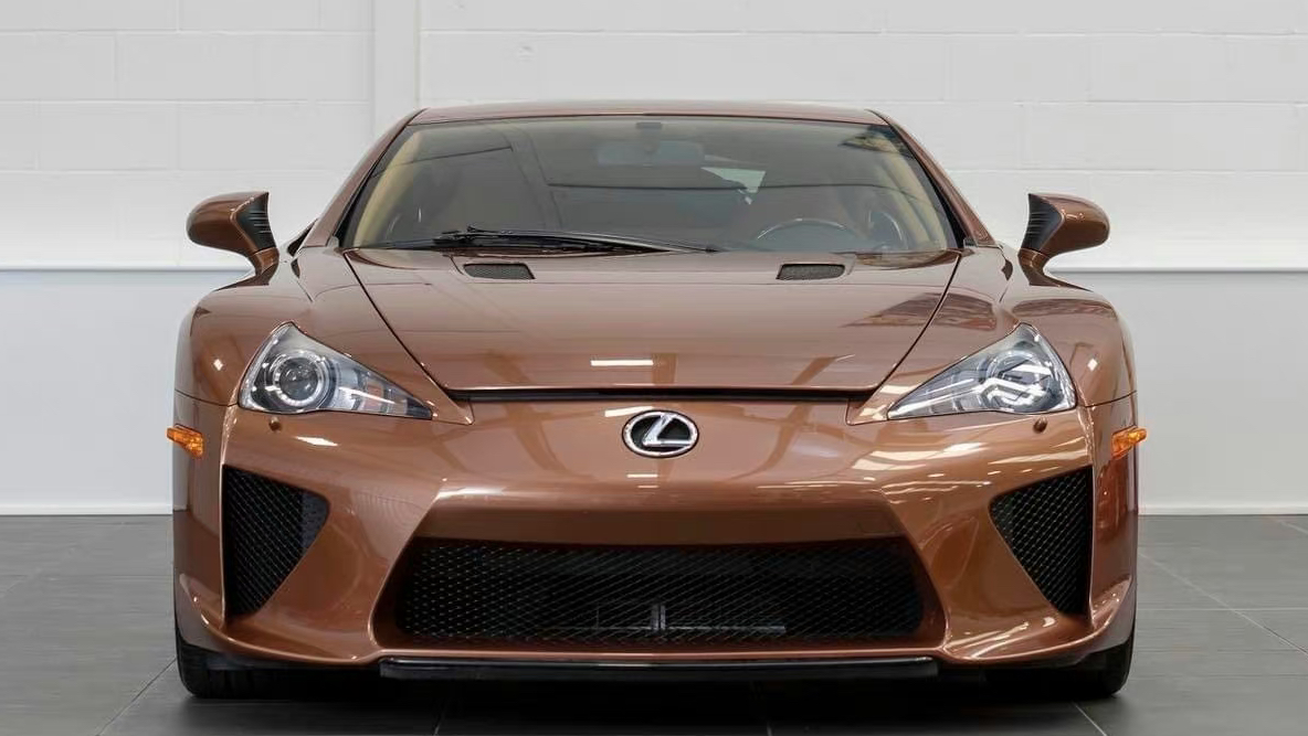 598.8万元的雷克萨斯lfa:稀有珍珠棕涂装,560马力,全球仅三台