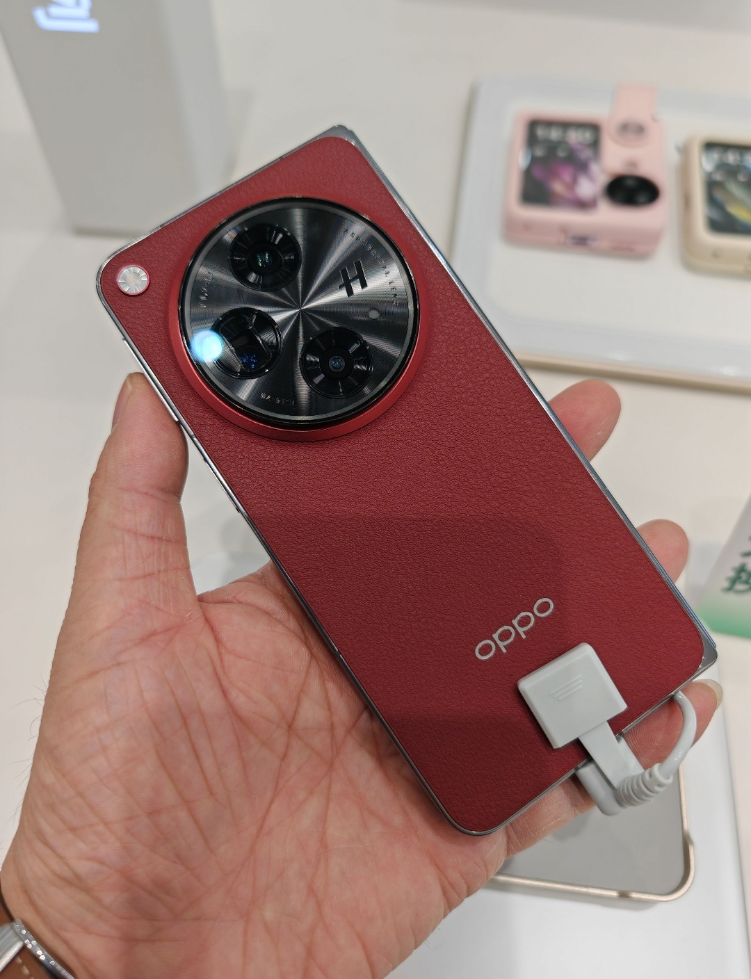 这次的大折叠不论在国内和国外竞争力都不够个人认为 oppo 的品牌称