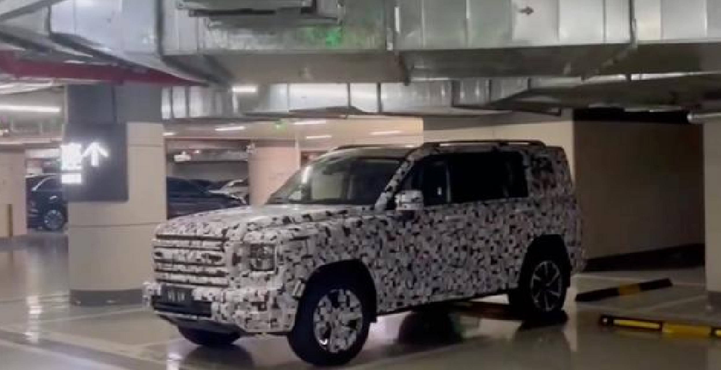 疑似全新哈弗h9谍照曝光,内部代号p11,车内配悬浮式中控屏