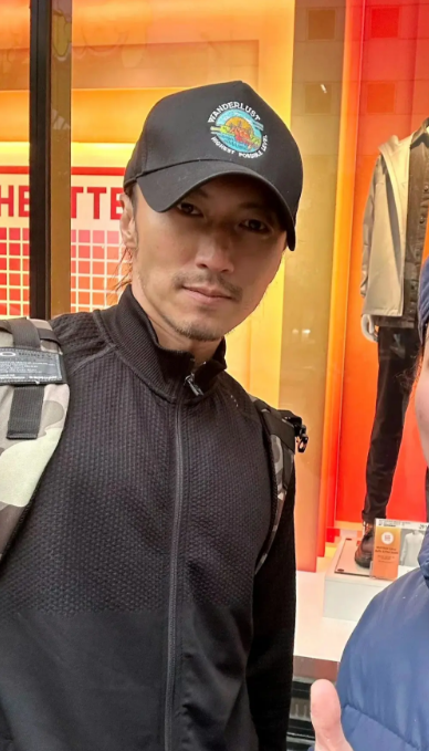 谢霆锋父子再现身,lucas高清照曝光,体重轻盈120斤