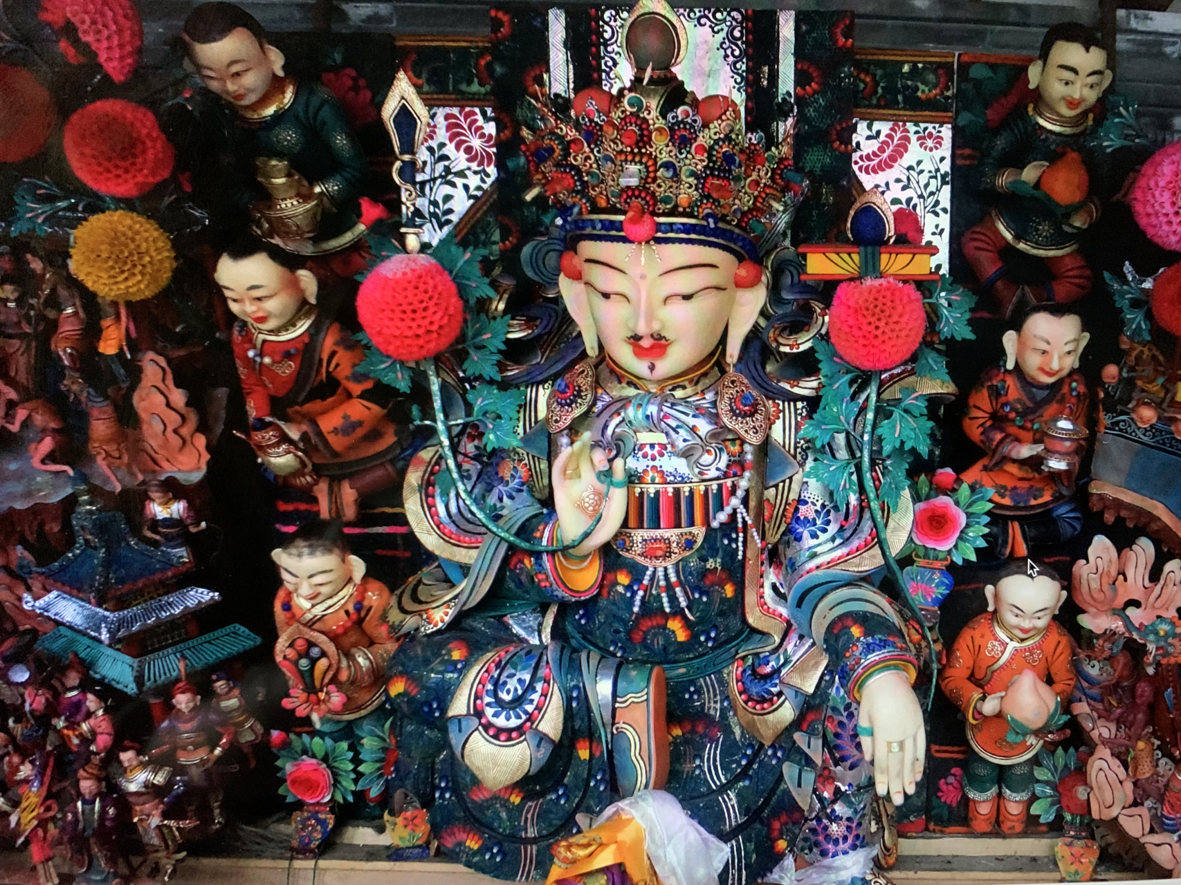 塔尔寺的酥油花是塔尔寺的三绝之一,也是国家级非物质文化遗产.