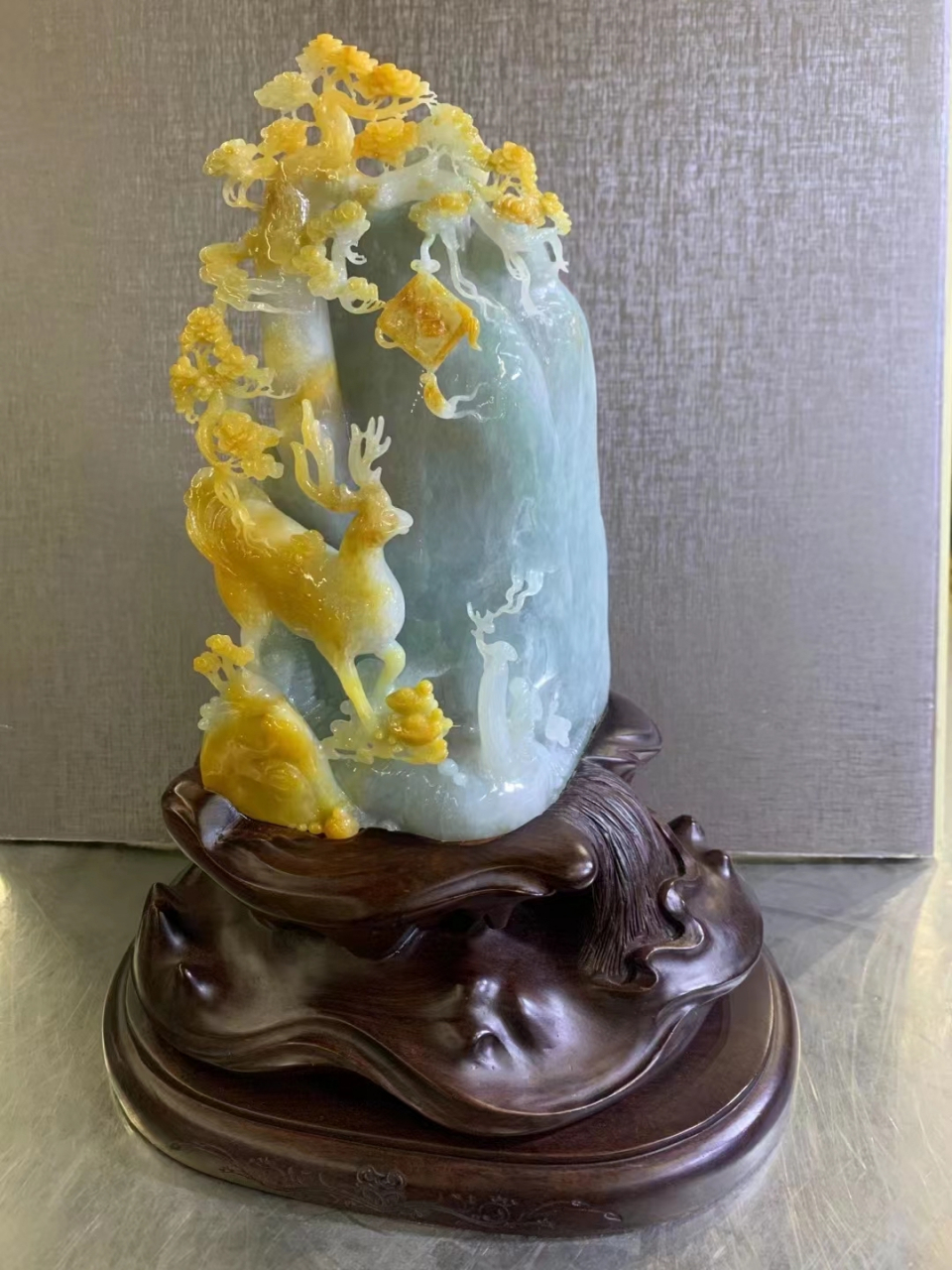 大马坎黄皮翡翠摆件"一路发财,飞黄腾达",寓意很好,雕工很美,您喜欢不