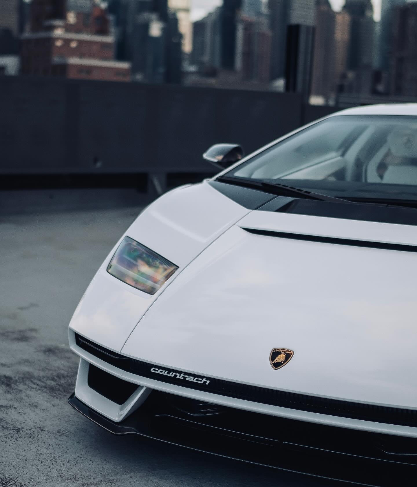 380万美元的白幽灵兰博基尼countach lpi800-4:最好看的跑车