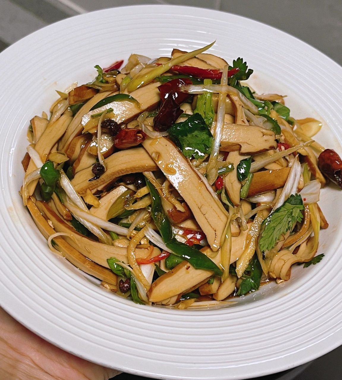 好吃到停不下来|||7815凉拌豆腐干 	 7815准备食材:豆腐干,盐