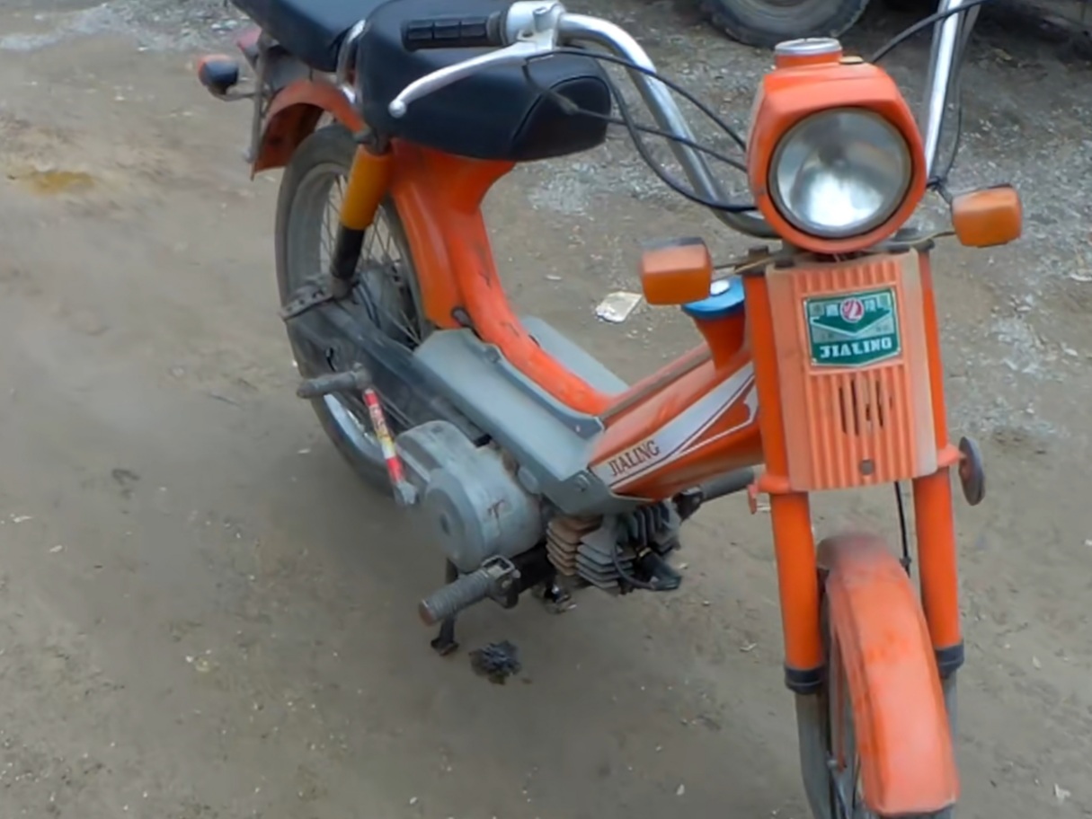 八十年代国内主流的一款摩托车,嘉陵c j 50,成为一代人的记忆