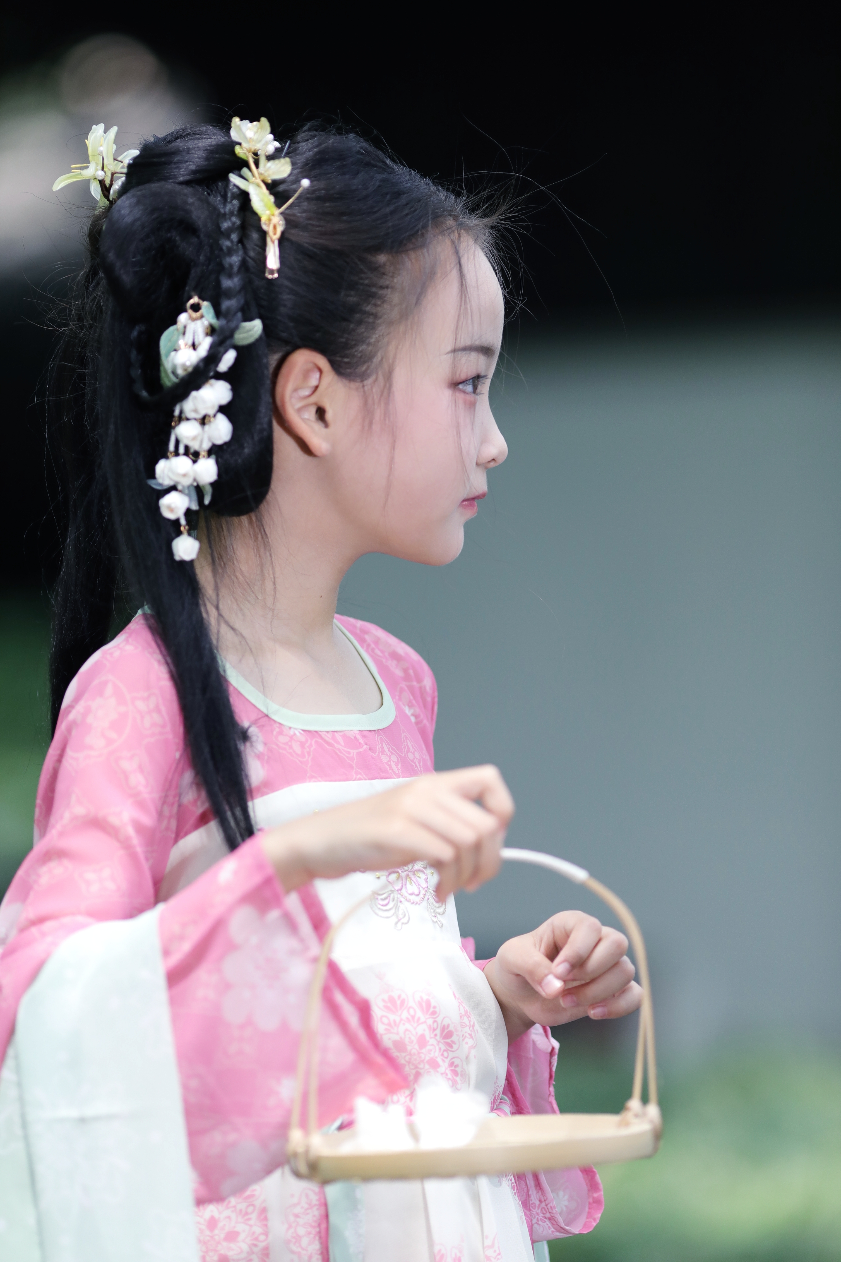 无锡寄畅园偶遇两小女孩拍汉服写真