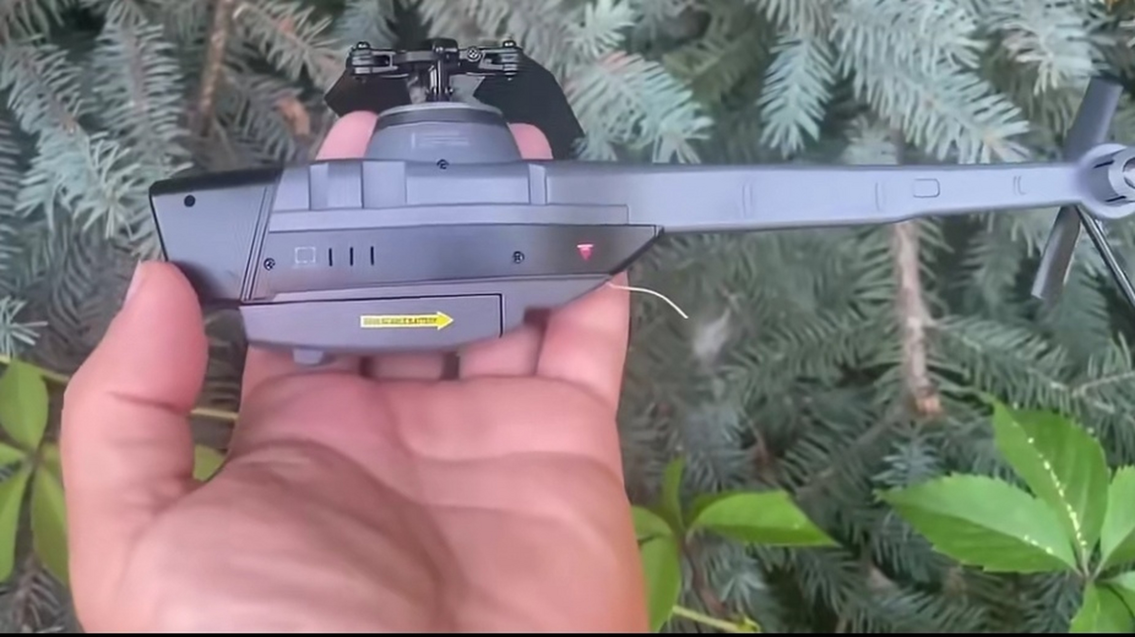 这是挪威prox dynamics公司研发的微型无人机,绰号"黑黄蜂",它非常