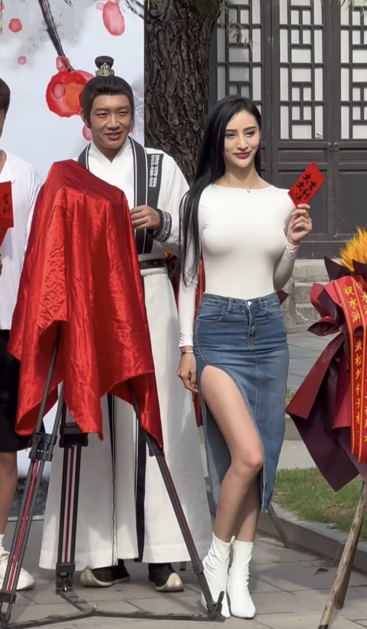 新版《水浒传》潘金莲,武大郎,武松的扮演者亮相.