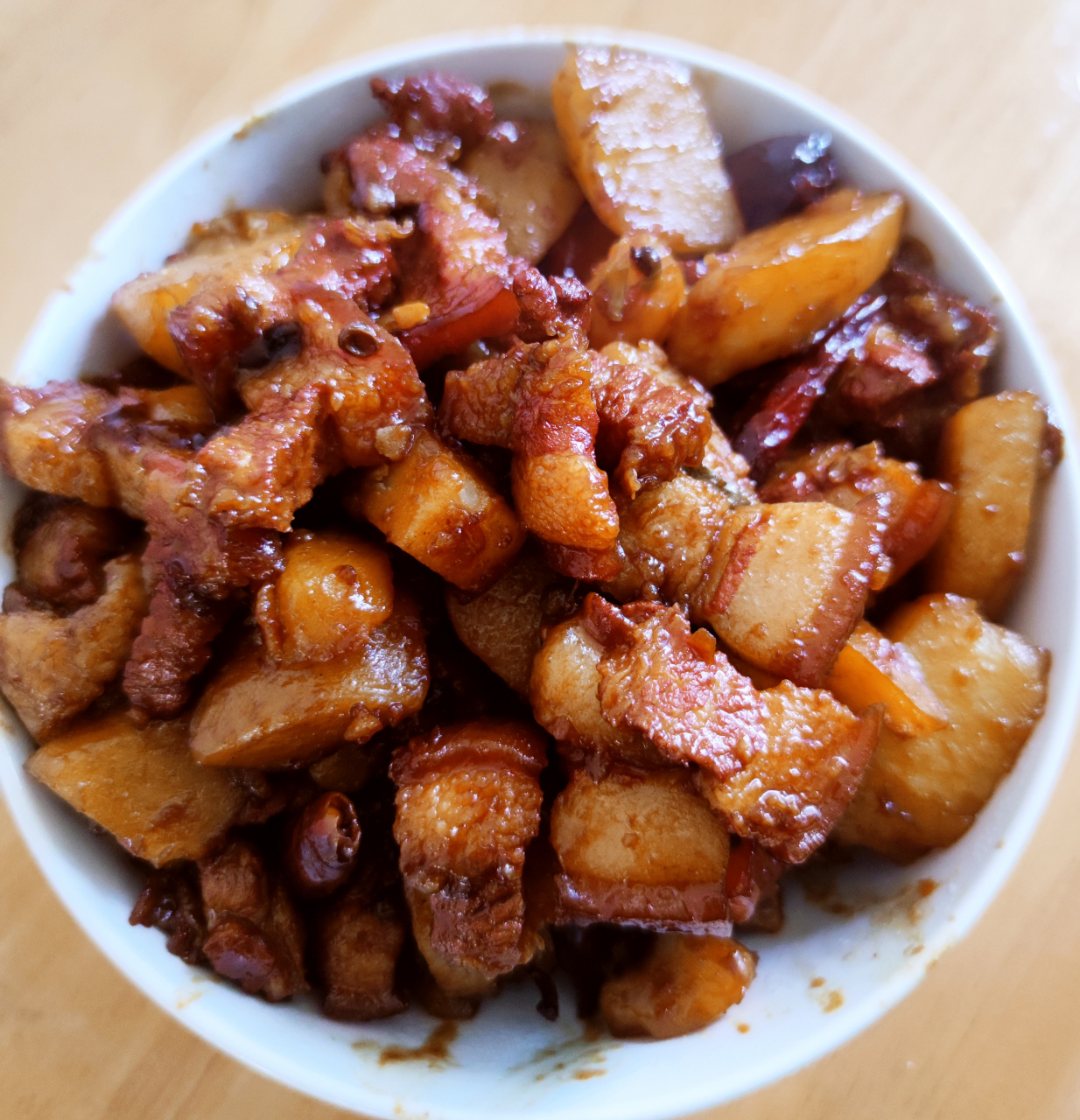 这样的一碗红烧肉炖土豆,能吃几碗饭?