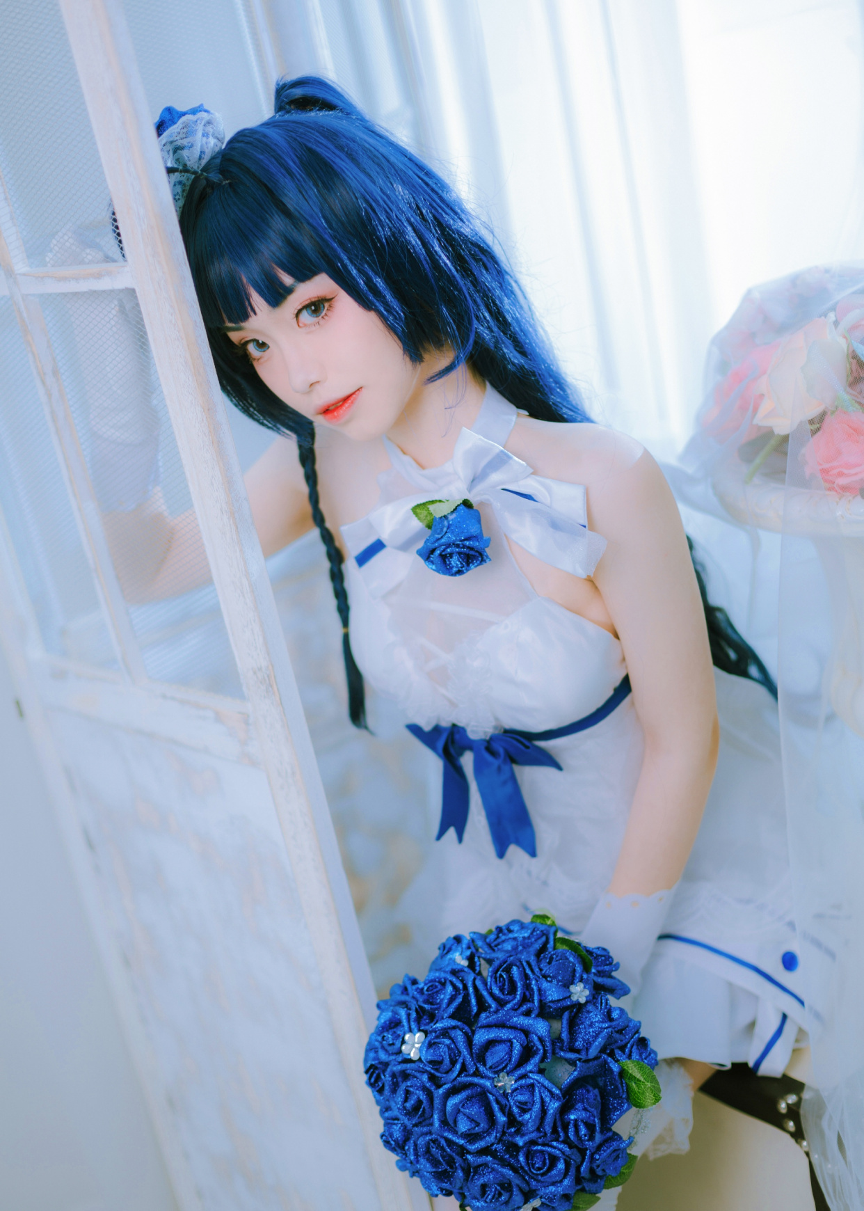 cosplay:芽衣的纯净永恒花嫁,过膝"白丝"配上白色高跟鞋,好美
