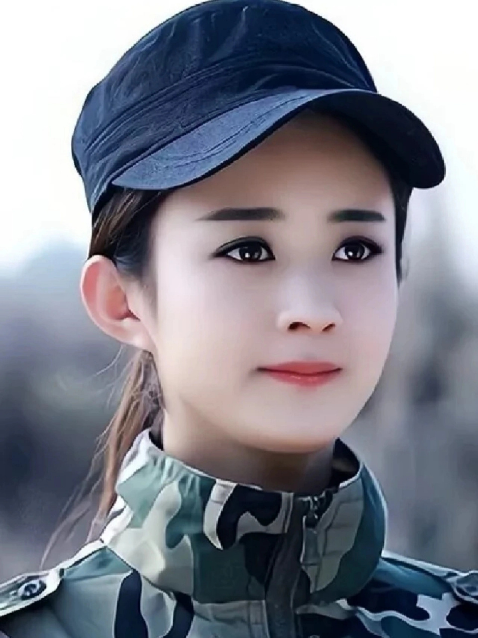 英姿飒爽的军装照,谁最好看?#杨幂# #赵丽颖