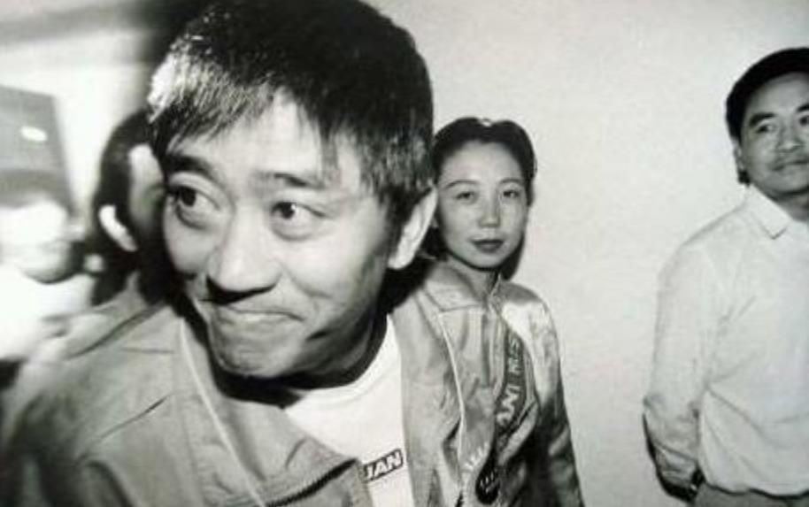 柯受良:2003年死于酒后哮喘,一年后,他的妻子和孩子怎么样?