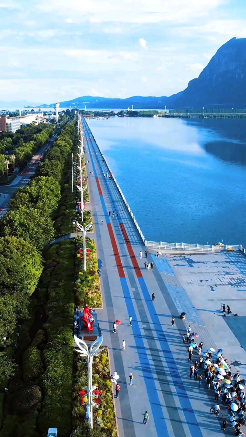 高空中俯瞰家乡云南昆明海埂大坝观景台美爆了