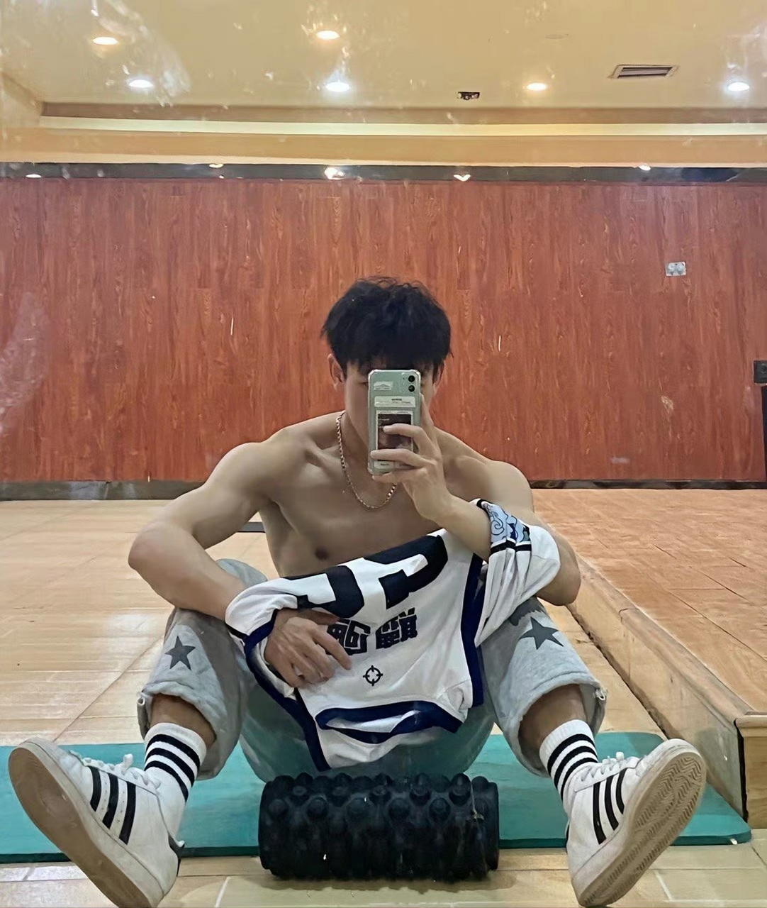 薄肌少年爱了吗? 在我眼里,这样的身材才是最完美的.