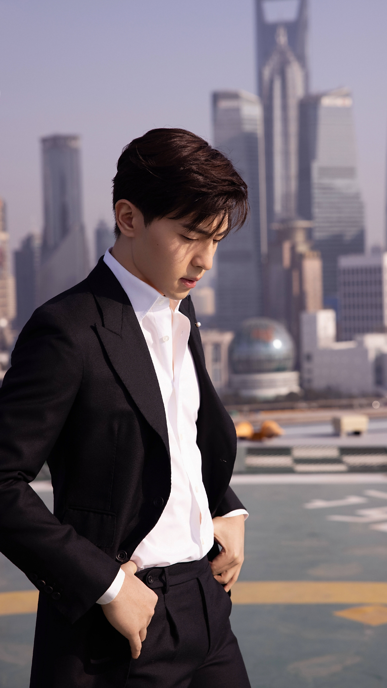 演员邓伦,儒雅气质,绅士品格,来看帅气写真照