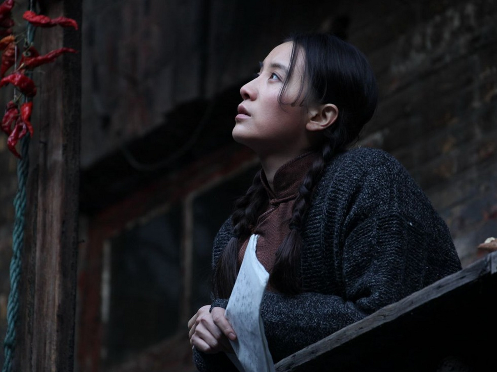 1932年,20岁的女大学生萧红被男朋友丢弃在旅馆,每日靠两个又硬又冷的