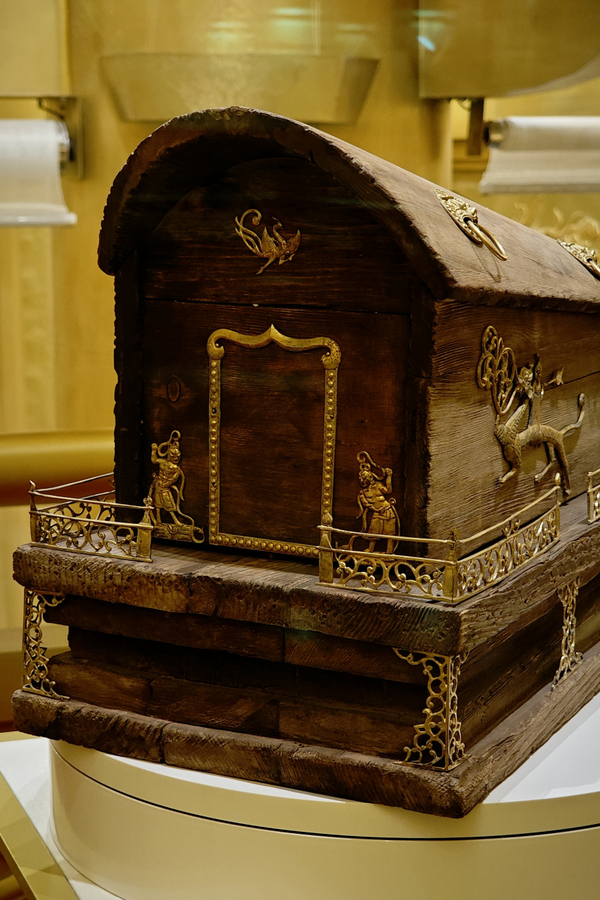 太山龙泉寺唐代佛塔地宫发现于 2008 年 5 月 8 日,其中瘗埋舍利的宝