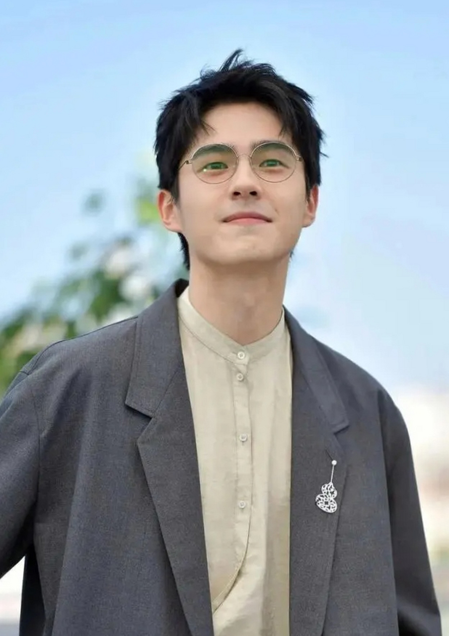 近日,刘昊然与周冬雨主演的电影《燃冬》,在本月的七夕节上映.