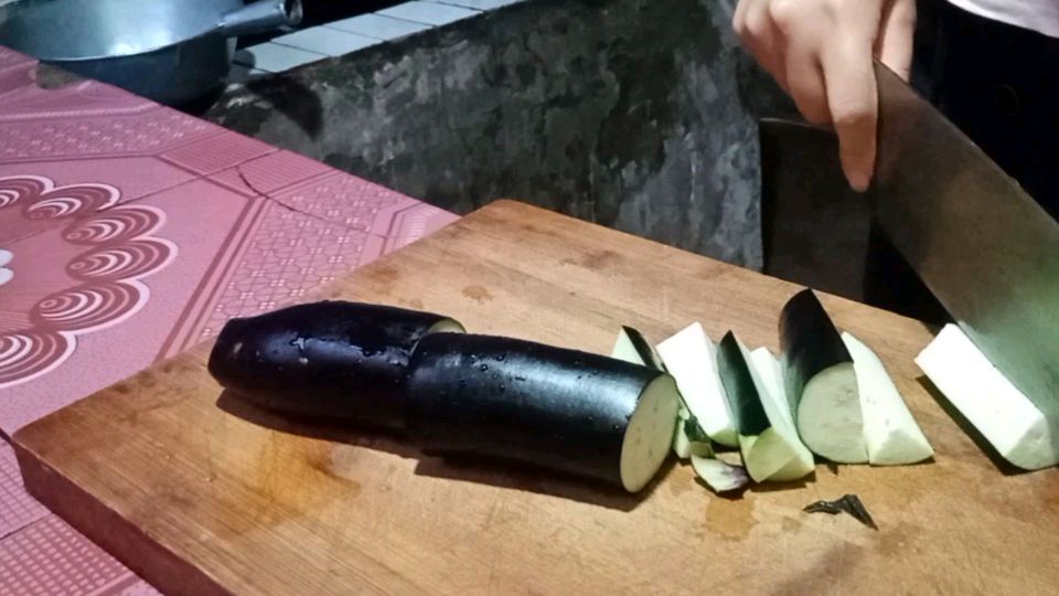 四川做法,一根茄子就能吃三碗米饭,鲜香又下饭,简单易学