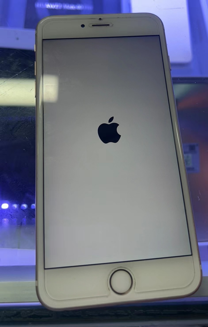 可以自己下载爱思助手刷机,连接电脑跟手机,音量 键跟开机键同时按,不