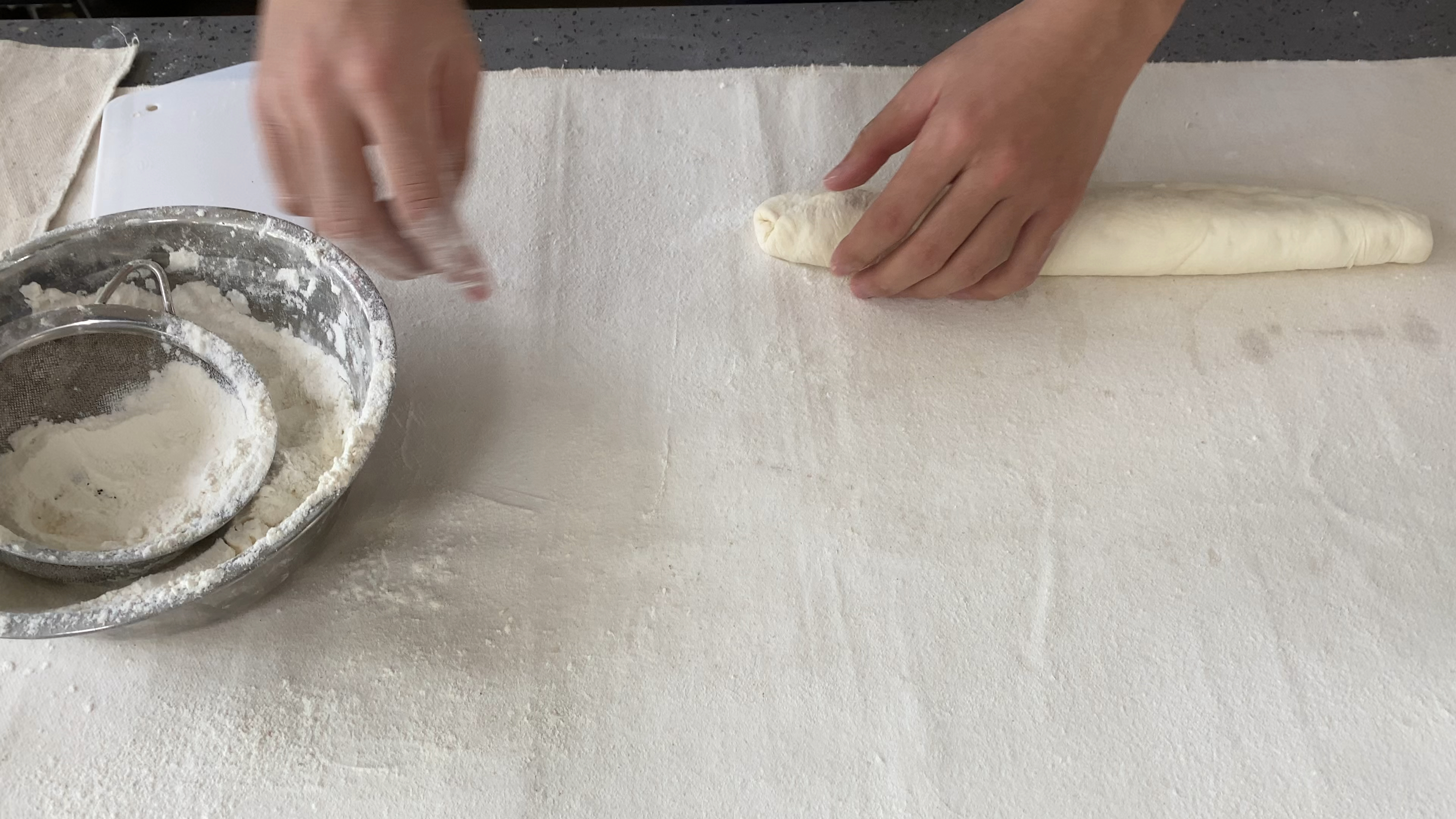 法国硬质面包,法棍制作手法,学会你也能做出爆口法棍 法棍