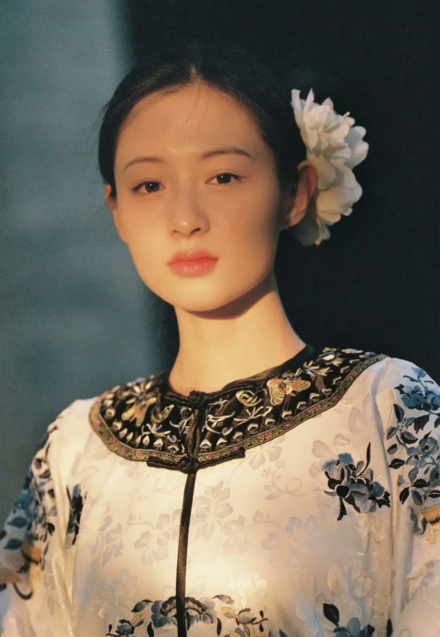 这位小姐姐的脸好厉害啊!