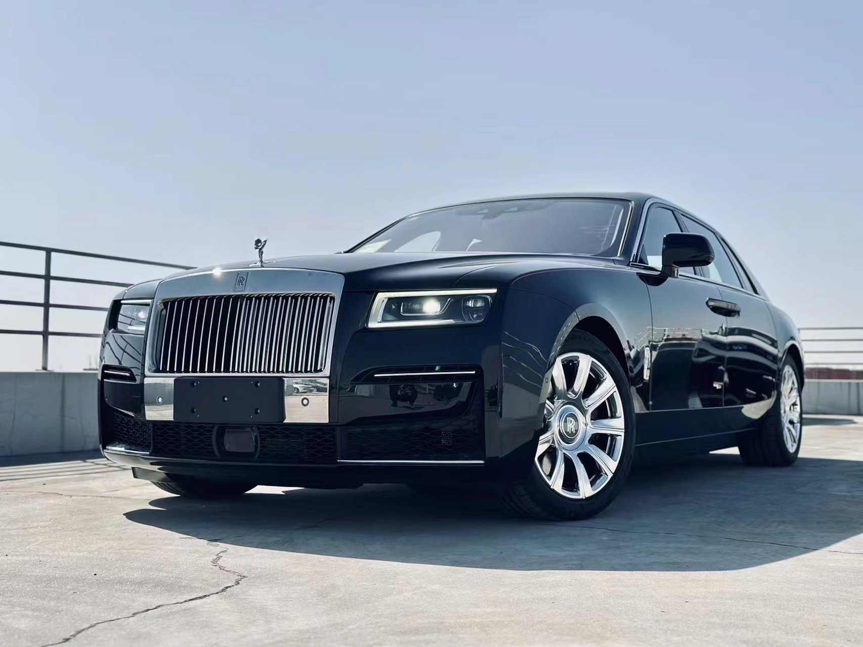 防弹劳斯莱斯古思特加长版