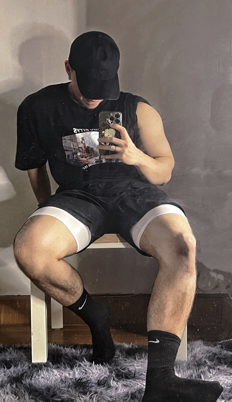 哥哥家的镜子太脏了#健身# #体育生# #肌肉型男