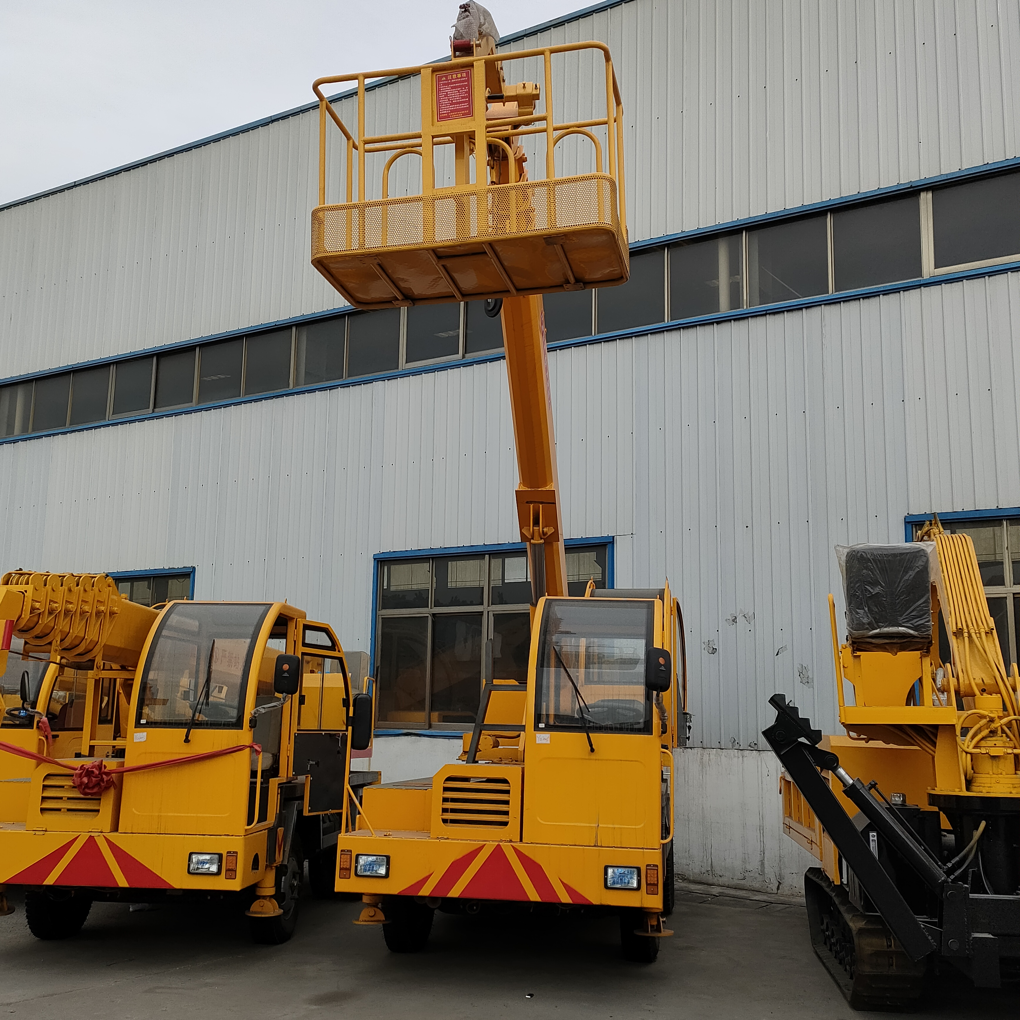 自制吊车汽车起重机随车吊农用工程工地用移树5吨8吨12吨16吨吊臂