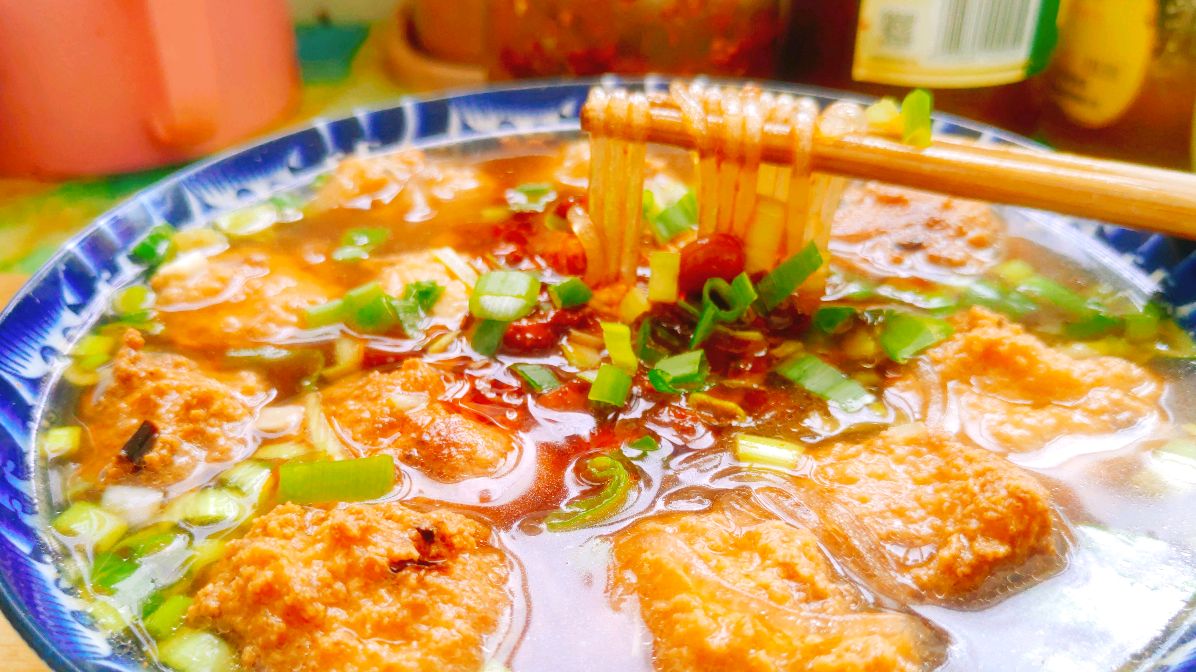 小范教你做豆腐丸子粉条汤,熟悉的味道家常的美食,真好喝