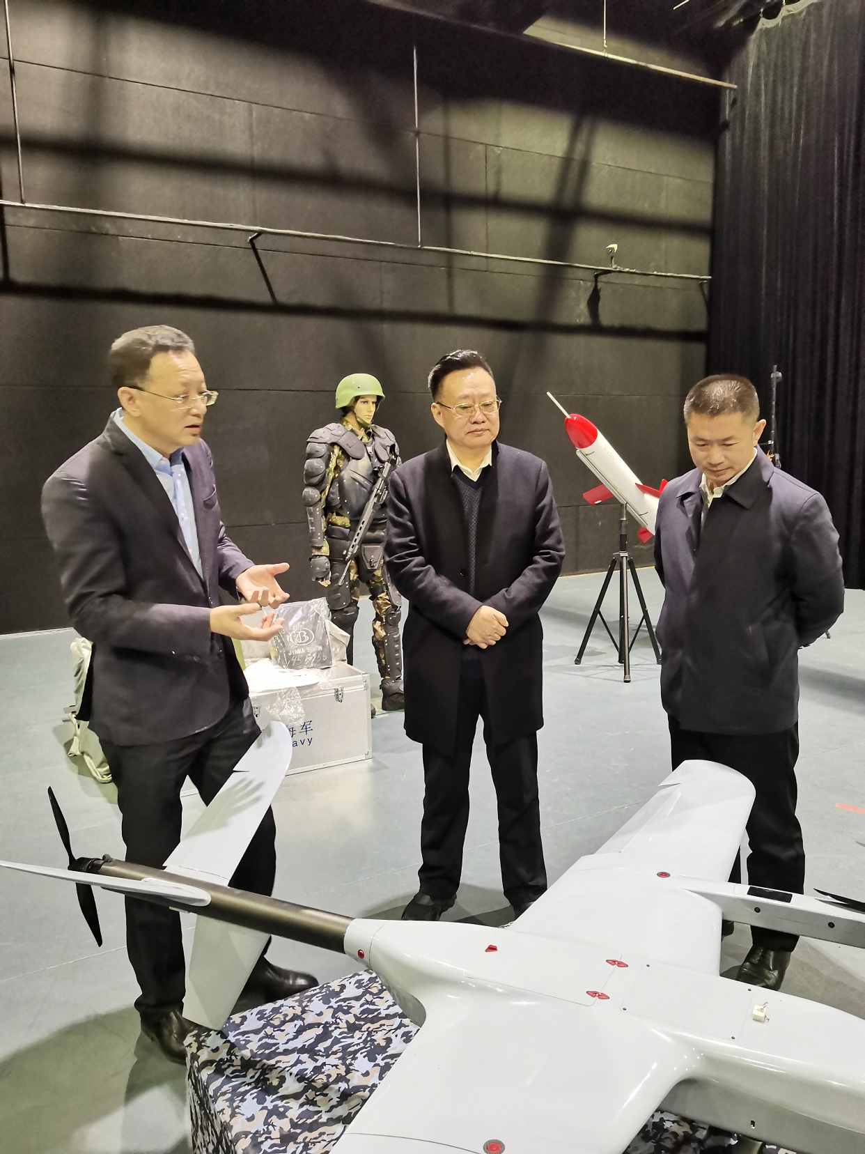 黄兆锦会长,常务副会长周晓飞受邀参观上海特金北京反无人机基地